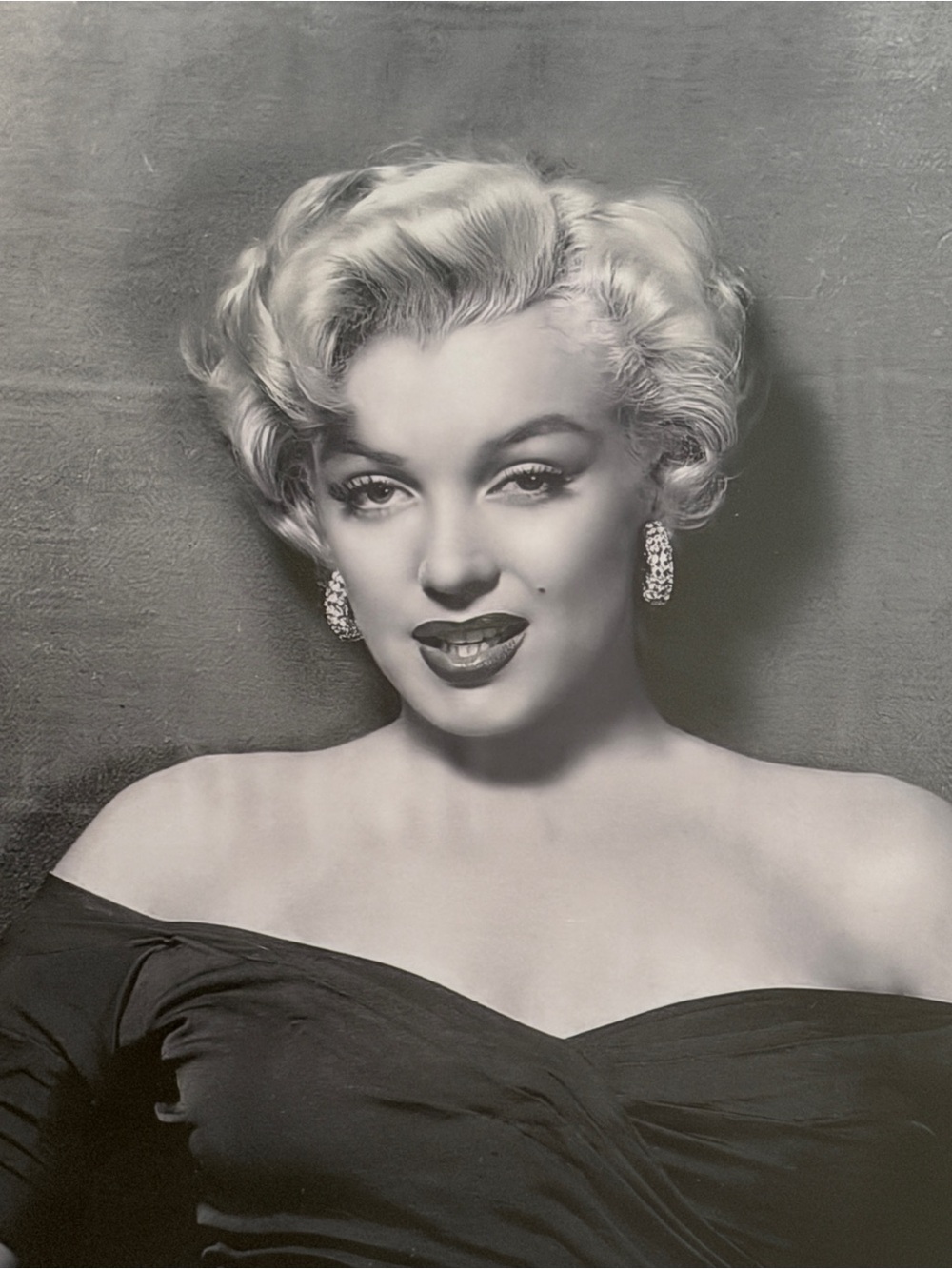 Marilyn Monroe black and white pinup photo 8x10